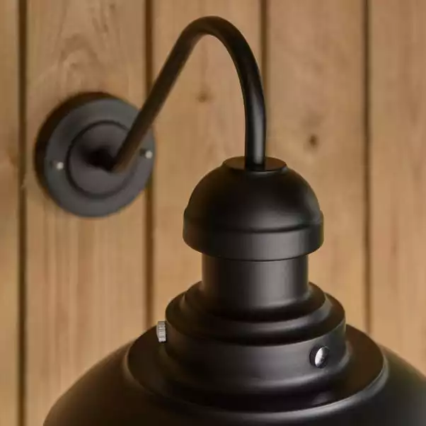 Vogue Lighting Vogue Preston Outdoor Wall Light Curved Matt Black 6 Vogue Lighting Vogue Preston Outdoor Wall Light Curved Matt Black - Image 4