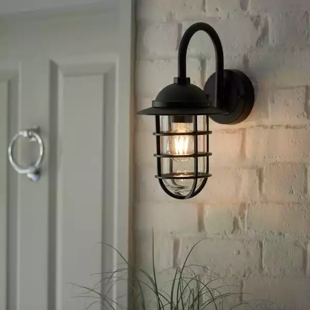 Vogue Lighting Vogue Felix Outdoor Wall Light 3 Vogue Lighting Vogue Felix Outdoor Wall Light