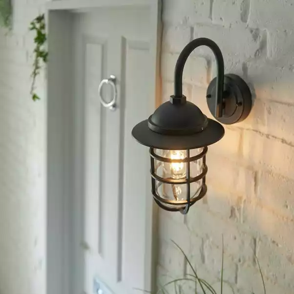 Vogue Lighting Vogue Felix Outdoor Wall Light 5 Vogue Lighting Vogue Felix Outdoor Wall Light - Image 3